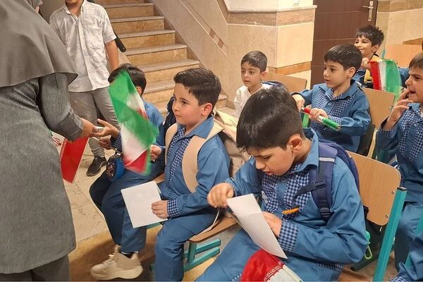 جشن کلاس اولی ها در دبستان باقرالعلوم ناحیه یک شهرری