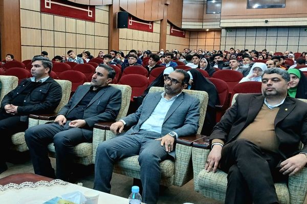 آبین بدرقه ۵۲ دانش‌آموز عمره‌گذار 