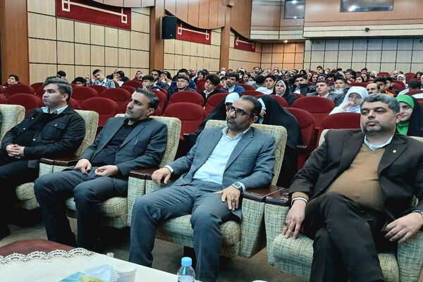 آبین بدرقه ۵۲ دانش‌آموز عمره‌گذار 