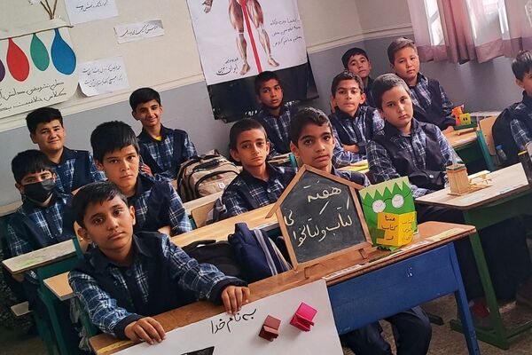 گرامیداشت هفته کتاب و کتابخوانی در دبستان امام‌حسن مجتبی(ع) رودهن 