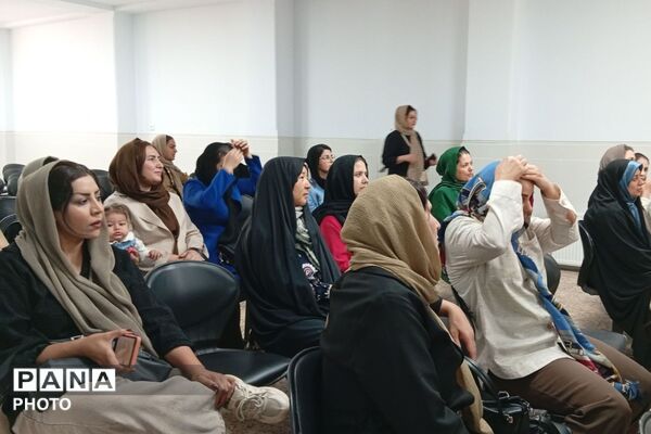 پیوند خانه و مدرسه در قاب دوربین