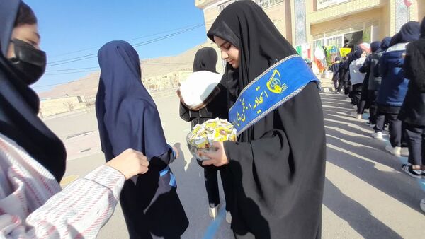 برنامه دهه فجر در مدرسه امیدانقلاب شهرستان سملقان