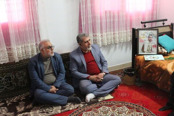 دیدار با خانواده‌های شهدا و فرهنگیان بازنشسته به مناسبت ولادت حضرت فاطمه زهرا (س) و روز مادر در فیروزکوه