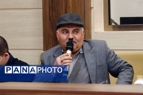 نشست خبری مدیرکل راه و شهرسازی و مدیران دستگاه‌های متولی حمل و نقل یزد