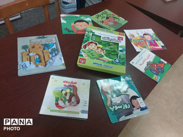 برگزاری نشست «خانواده کتاب‌خوان» در کتابخانه الزهرا(س) حاجی‌آباد
