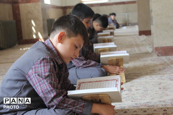 محفل انس با قرآن کریم در مدارس ۱۵ خرداد و ناطق نوری اسلامشهر 