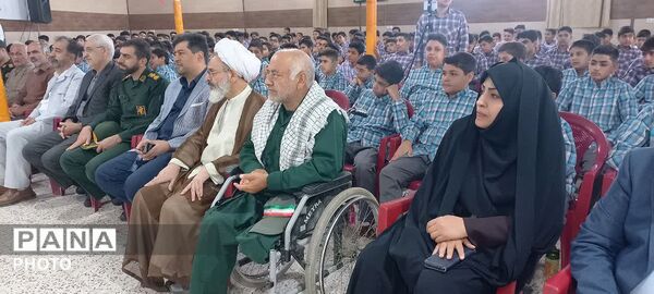 نواخته شدن آیین زنگ مهر و مقاومت  در دبیرستان پسرانه شاهد فاضل فلاورجان