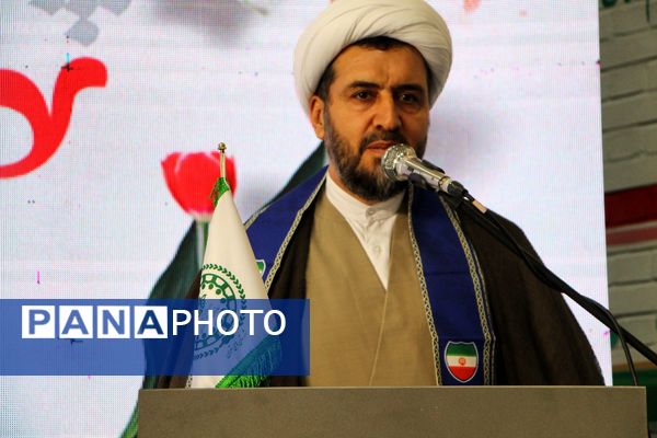 هم‌سرایی هزار نفری دانش‌آموزان یاور انقلاب در اسلامشهر