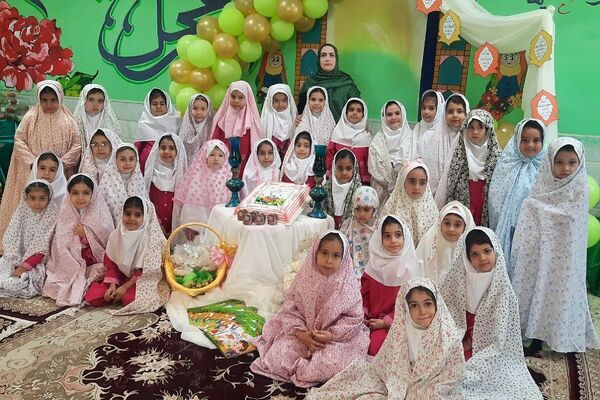 جشن قرآن در دبستان راهیان نور ناحیه 2 شهرری 