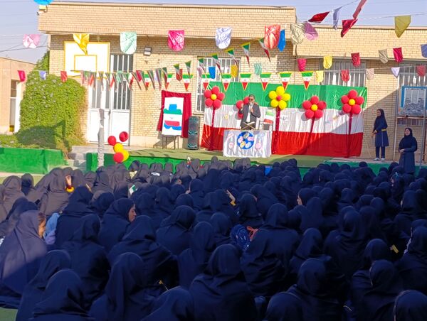 زنگ مهر در فراشبند به صدا در آمد
