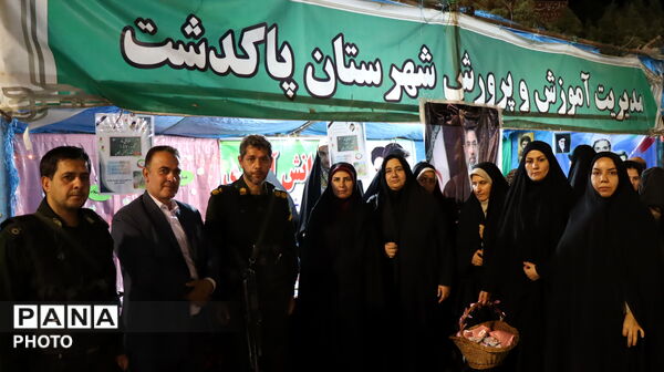  شور و نشاط دانش‌آموزی در موج اجتماع مردمی پاکدشت