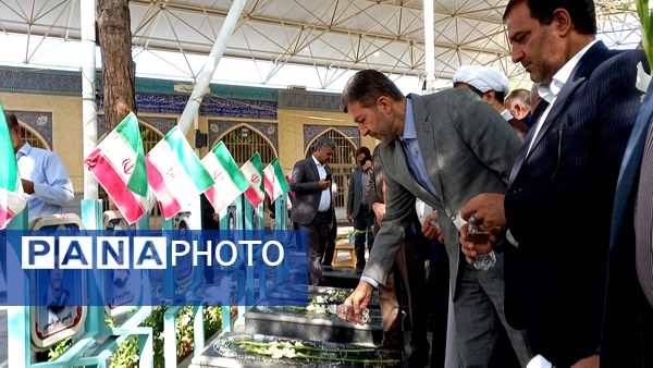 تجدید میثاق استاندار اصفهان با شهدای نجف‌آباد