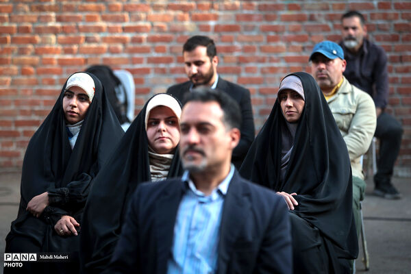 بازدید معاون امور زنان و خانواده رئیس جمهور از مدرسه پسرانه شهدای محمدیه به‌مناسبت هفته معلم
