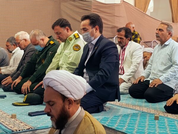 خلیل اباد همگام با ملت ایران فریاد خشم و نصر در نماز جمعه طنین انداز شد