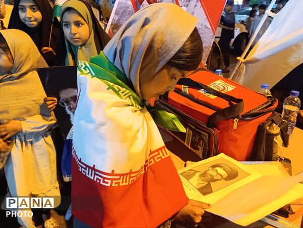 حضوردانش آموزان دراجتماع مردمی رودبارجنوب