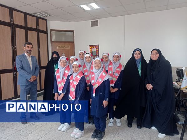 دیدار دانش‌آموزان مدرسه مهندس رحمانی فرد با مسولین اداره ناحیه یک مشهد مقدس 