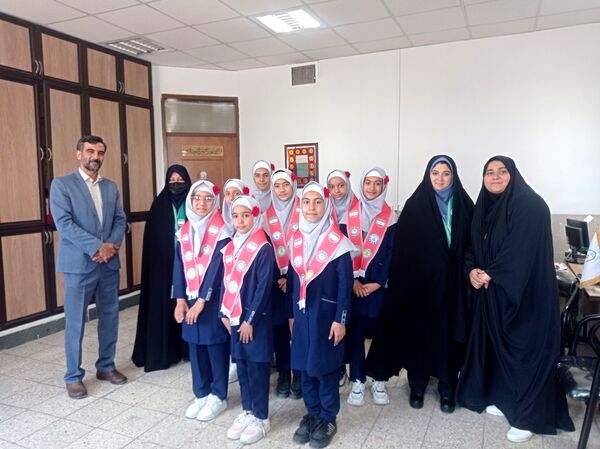 دیدار دانش‌آموزان مدرسه مهندس رحمانی فرد با مسولین اداره ناحیه یک مشهد مقدس 