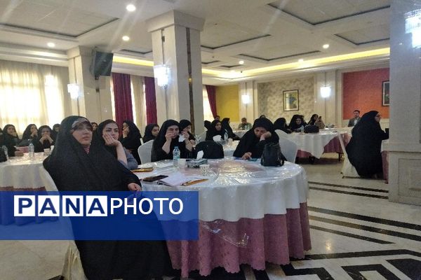 دوره و کارگاه تعاملی مربی، راهبر نسل جدید در مشهد