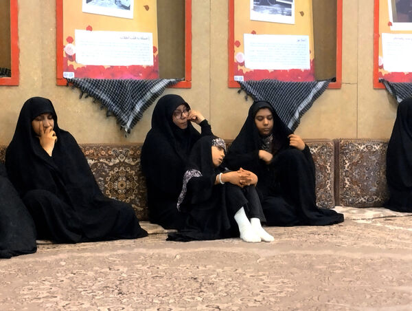 محفل شعرخوانی نخبگان ادبی با حضور مشاور رئیس‌جمهور شهید در قم
