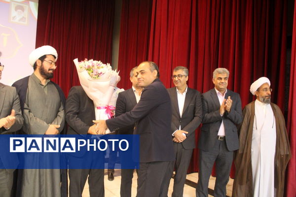 آیین تکریم و معارفه روسای قدیم و جدید دانشگاه فرهنگیان استان بوشهر