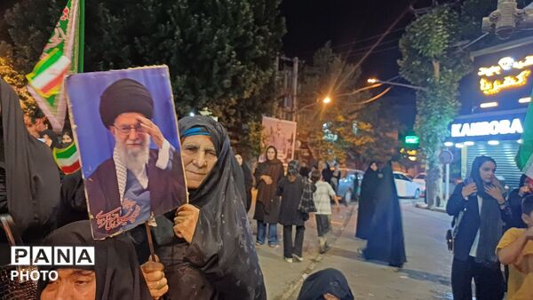 خونخواهی رهبر شهید در تجمعات شبانه مردم کوهدشت؛ حمایتی دوباره از آرمان‌های انقلاب
