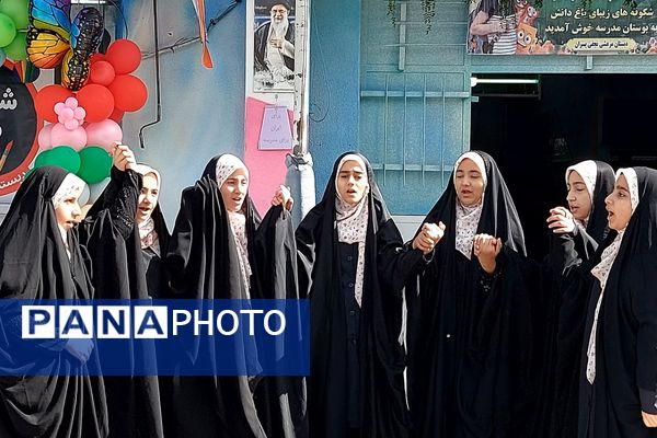 آغاز فصل نو آموزش با حضور شکوفه‌های کلای اولی در کهریزک 