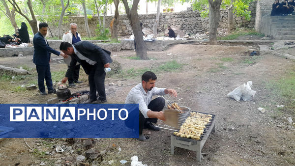 بازدید دانش‌آموزان جعفرآباد از کارگاه گلاب‌گیری روستای «بنابر»