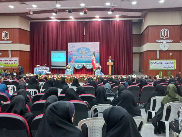 آیین تجلیل از فرهنگیان در شهرستان تفرش 