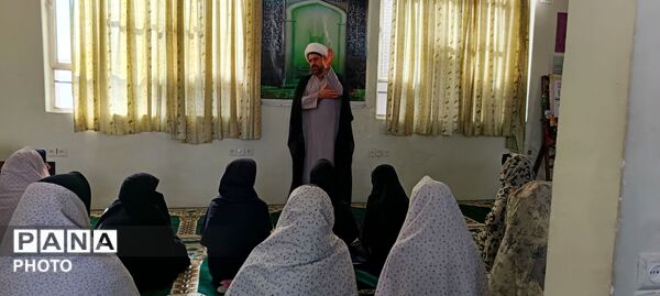 اجلاسیه نماز در دبیرستان کوثر فرهنگیان