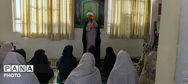 اجلاسیه نماز در دبیرستان کوثر فرهنگیان