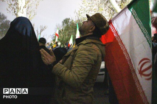 حضور دشمن‌شکن مردم کرج در بیست و نهمین روز از تجدید بیعت با رهبر معظم انقلاب 