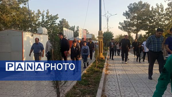 همایش پیاده‌روی خانوادگی در کاشمر 