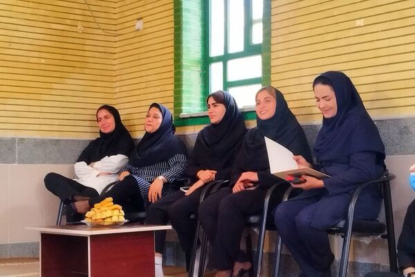 تجلیل از دانش‌آموزان برتر علمی، قرآنی و سرود دبیرستان فرهیختگان شهرستان باشت