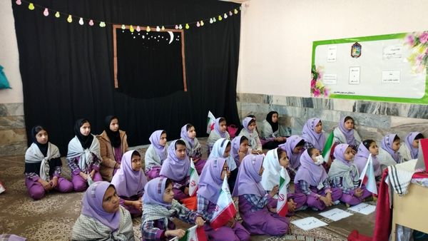 گرامیداشت روز بصیرت و میثاق امت با ولایت در مدرسه مرحوم جعفری روستای بزنجرد