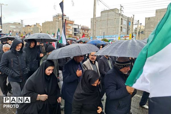 جلوه ای از حضور مردم پردیس در راهپیمایی استکبارستیزی روز قدس