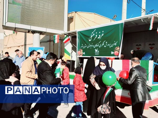 راهپیمایی یوم الله ۲۲  بهمن با حضور پرشور مردم در بوشهر 