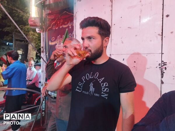 صد و هفتاد و سه شب عطر چای و کرامت؛ «چایخانه حضرت زهرا (س)» همچنان میزبان دل‌های بی‌قرار