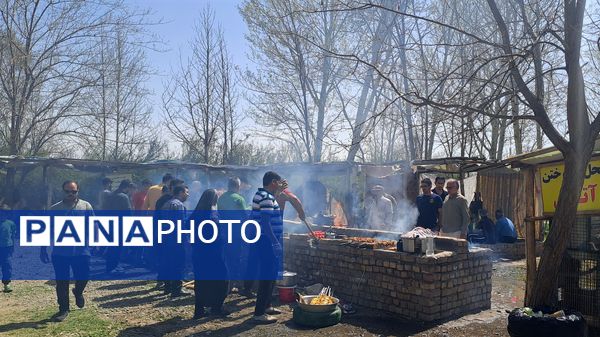 آیین باستانی سیزده بدر در دهکده ی  چوبی نیشابور