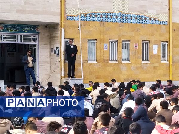 حضور آتش‌نشانان در دبیرستان میثاق کاشمر