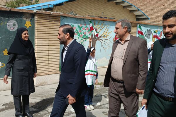 برگزاری نشست ستاد راهبری نماد و بازدید از مدارس