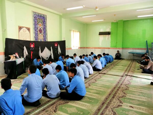  مراسم یادبود سید مقاومت توسط دانش‌آموزان تنگستانی 