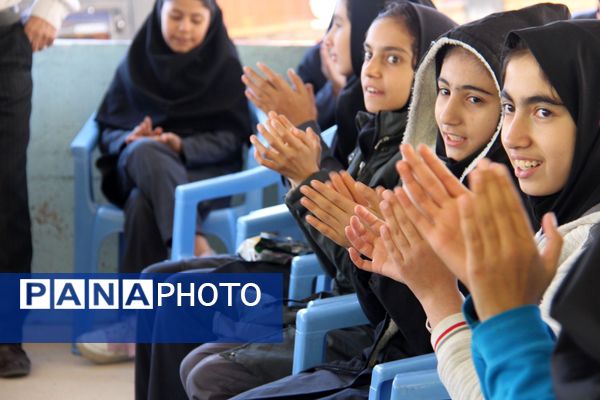 دومین روز از اردوی طرح «تمشک» در اردوگاه شهید باهنر قلعه تک استان چهارمحال‌وبختیاری