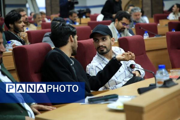 نشست صمیمی مدیران رسانه با استاندار قم