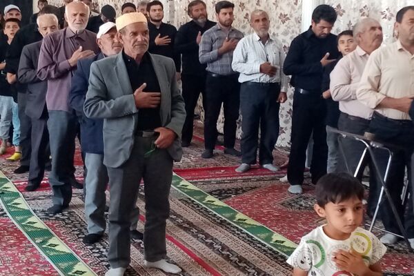 نماز جمعه در مسجد ابوالفضل شهر تیتکانلو