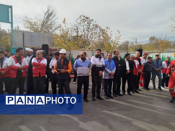 نواخته شدن بیست و ششمین زنگ نمادین استانی مانور زلزله در مدرسه شاهد ظهور آموزش و پرورش ناحیه یک