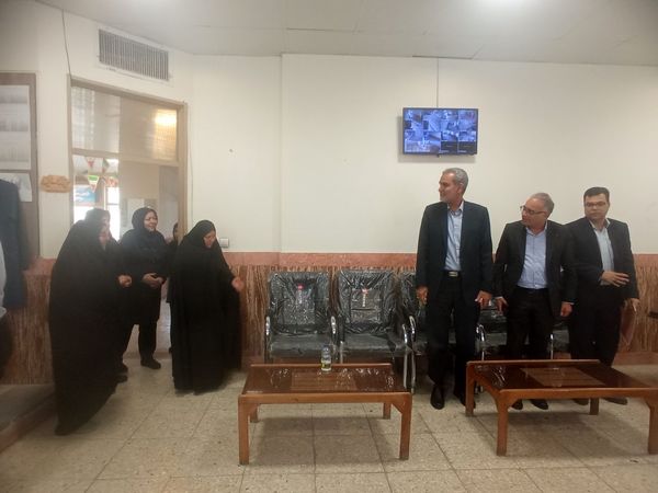 بازدید مدیر اداره ناحیه یک از دبیرستان گلشن آزادی