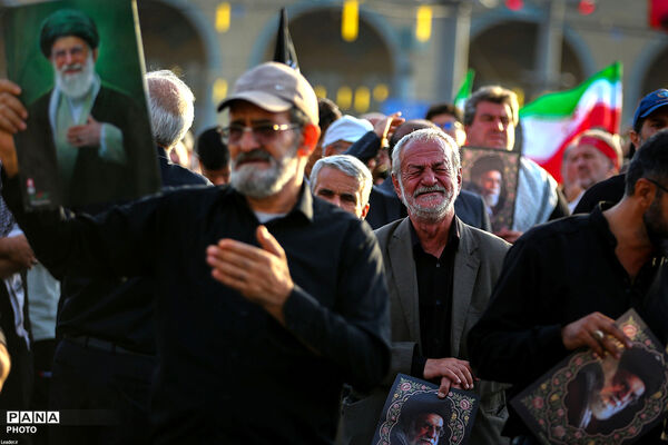 وداع با پیکر مطهر امام شهید امت در مصلای امام خمینی(ره)