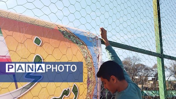 تزیین دبیرستان شاهد ابوذر غفاری نیشابور به مناسبت دهه فجر 