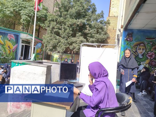گرامیداشت هفته سلامت‌روان در دبیرستان میرزا جعفر سروقد خراسان رضوی 