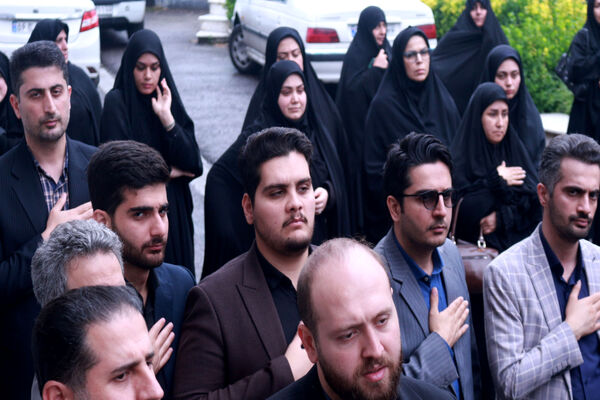 نمایش قدرشناسی فرهنگیان گیلان در مراسم سوگواری شهدای خدمت در مسجد قدس رشت